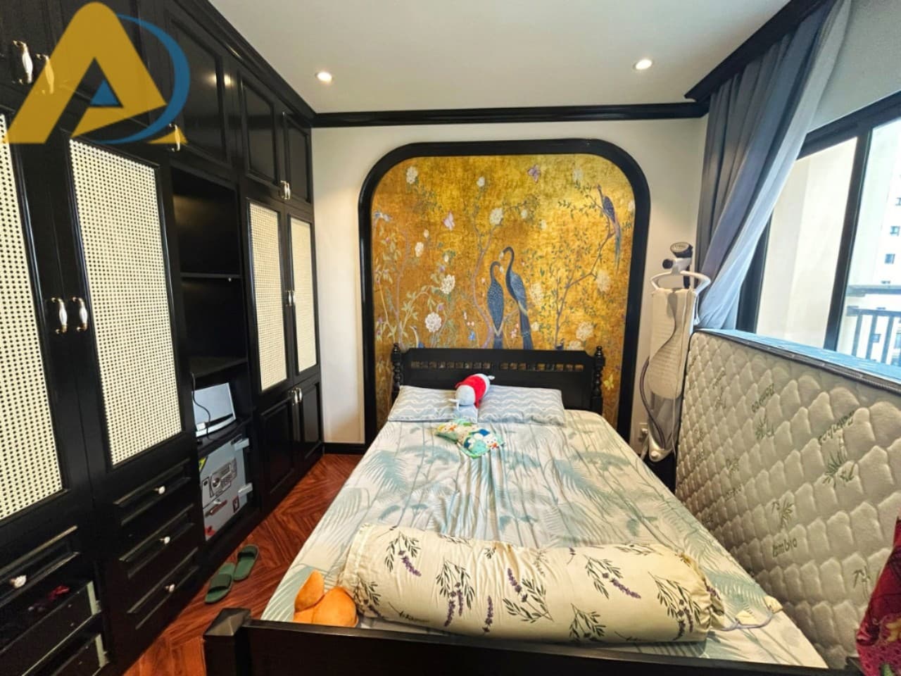 Tranh dán tường phòng ngủ indochine
